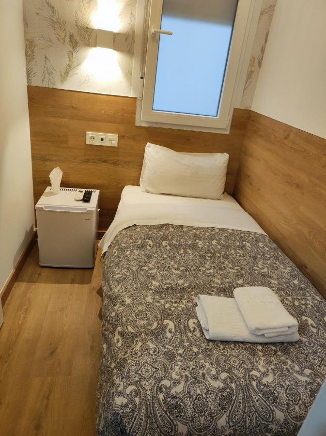 Hostal Esparteros Madrid Eksteriør bilde