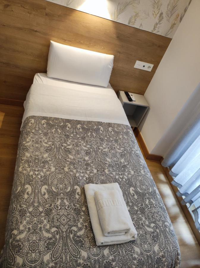 Hostal Esparteros Madrid Eksteriør bilde