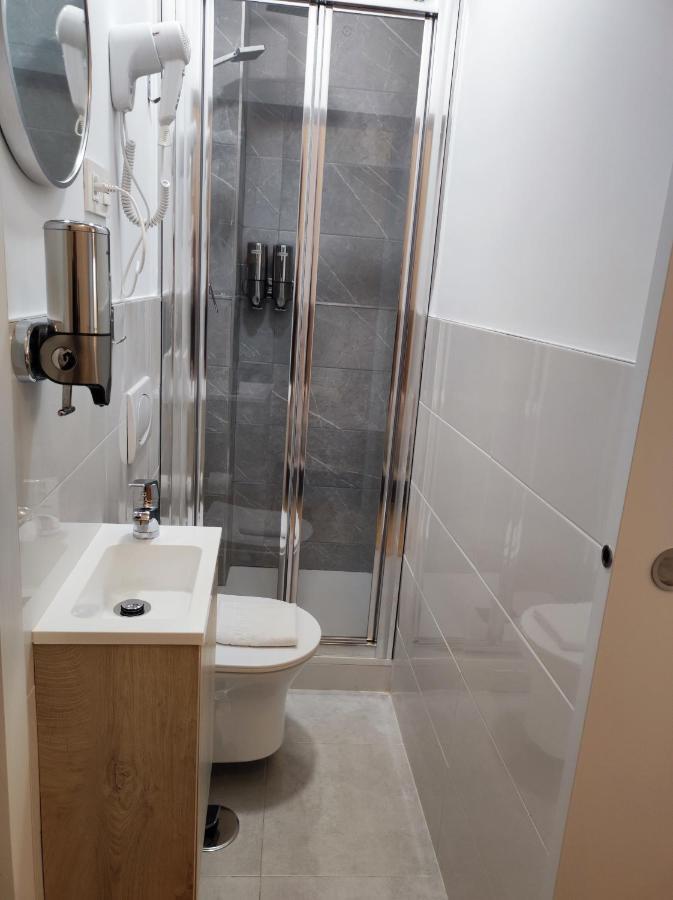 Hostal Esparteros Madrid Eksteriør bilde