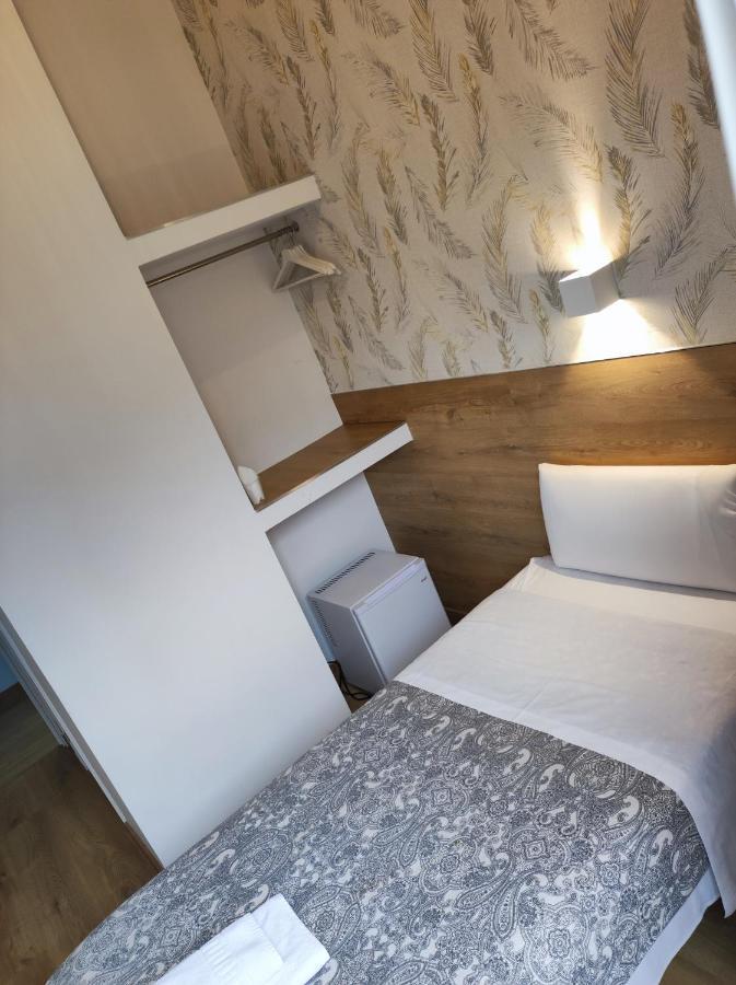 Hostal Esparteros Madrid Eksteriør bilde